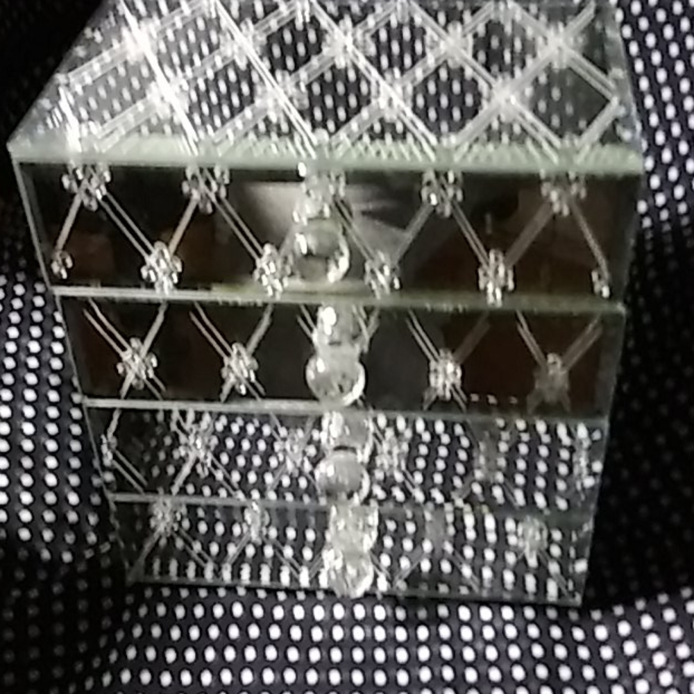 MIRRORED JEWEL BOX NWOT